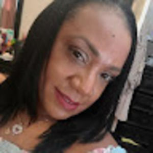 Meet your Posher, Yesenia